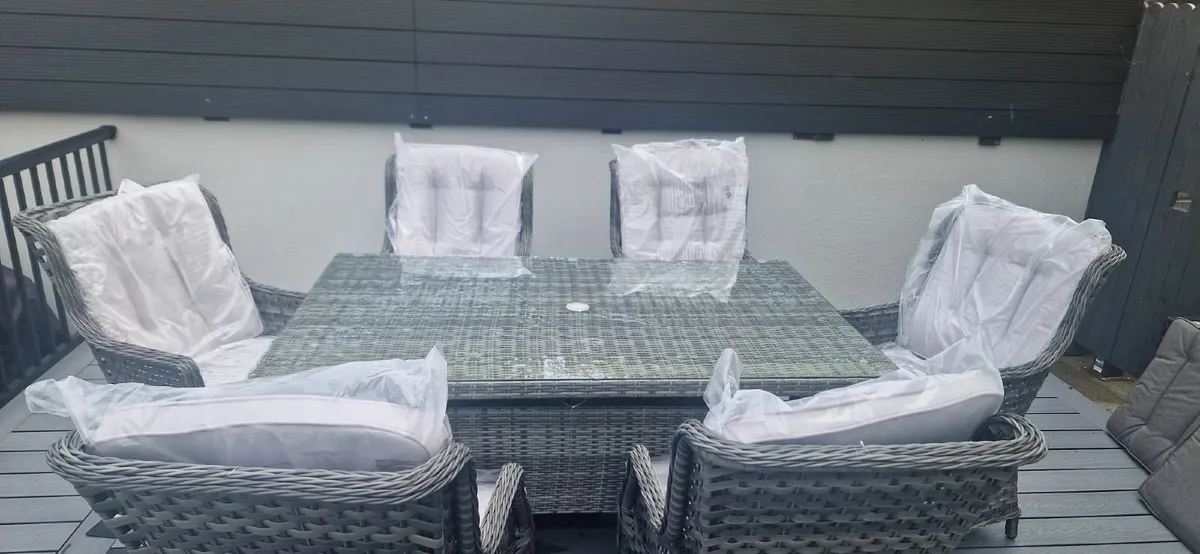 Garden furniture - Image 1