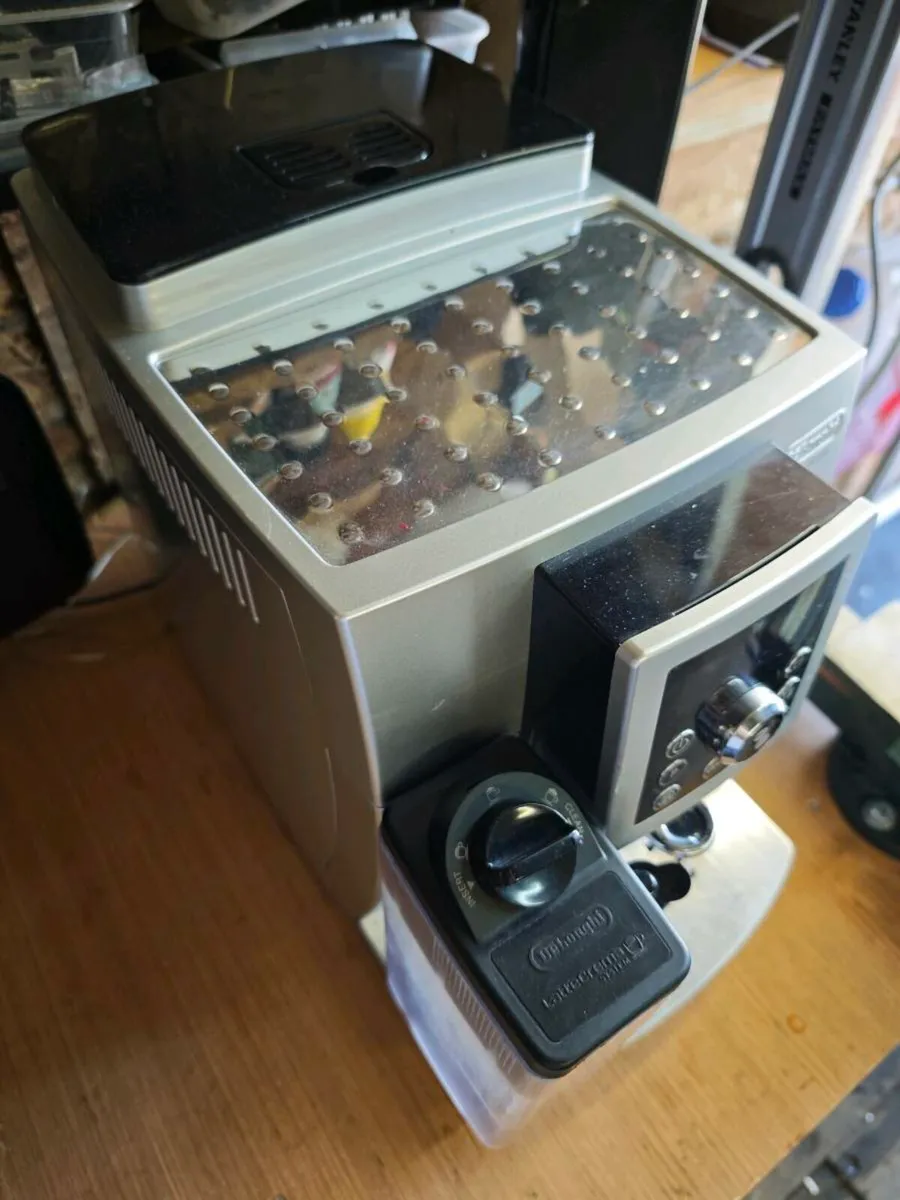 DeLonghi full automatic coffee machine - Image 2