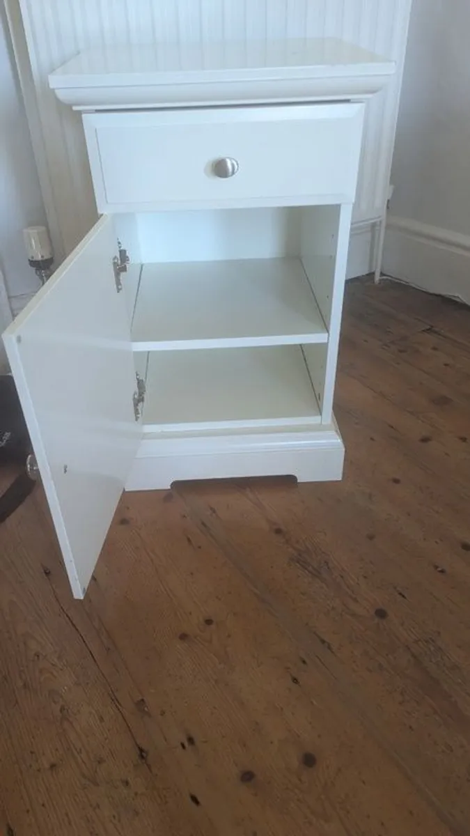 White bedside locker - Image 2