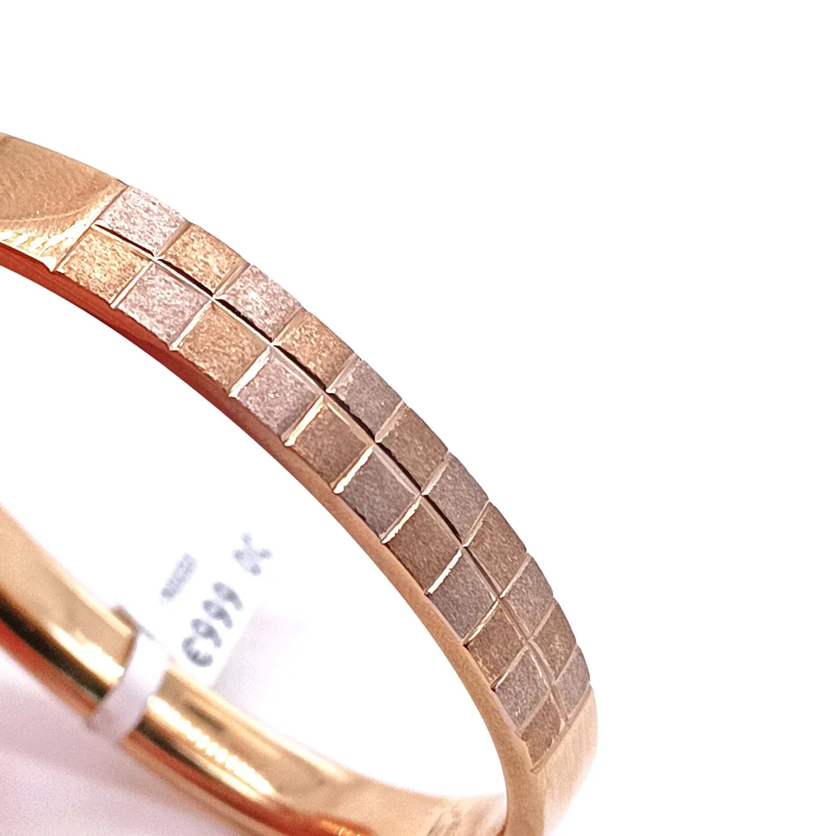 Vintage 9k Yellow Gold Bangle with Textured Panel - Image 4