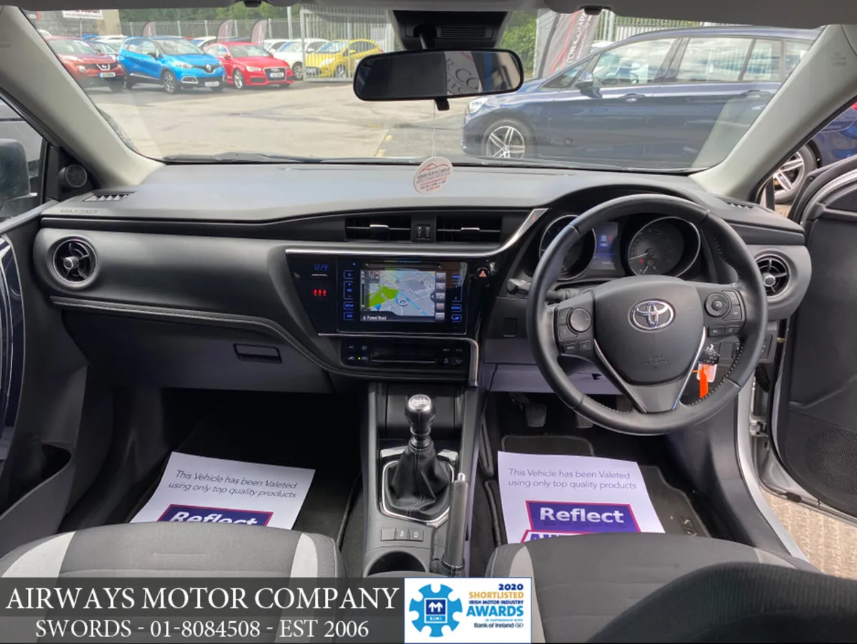 Toyota Auris BUSINESS EDITION * 1.2 * MANUAL * 5DR - Image 4