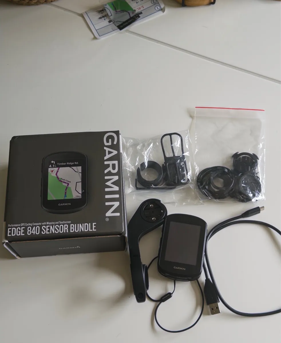 Garmin Edge 840 Sensor Bundle - Image 1