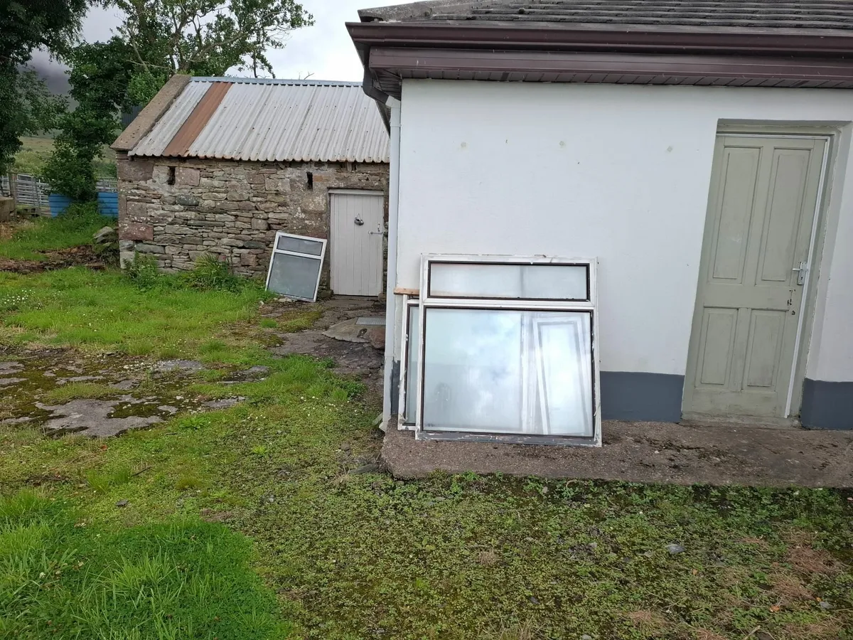 Old aluminum windows 20 euro the lot - Image 2