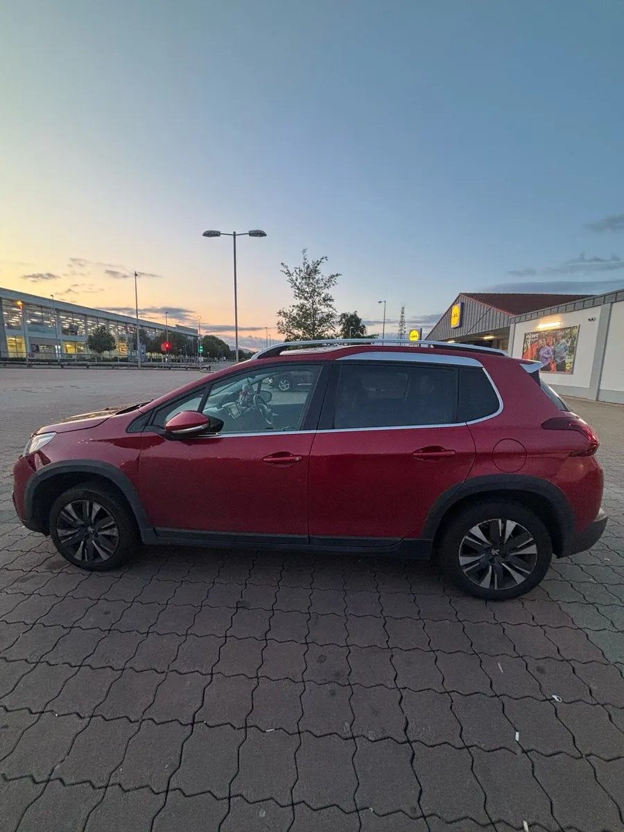 Peugeot 2008 - Image 2