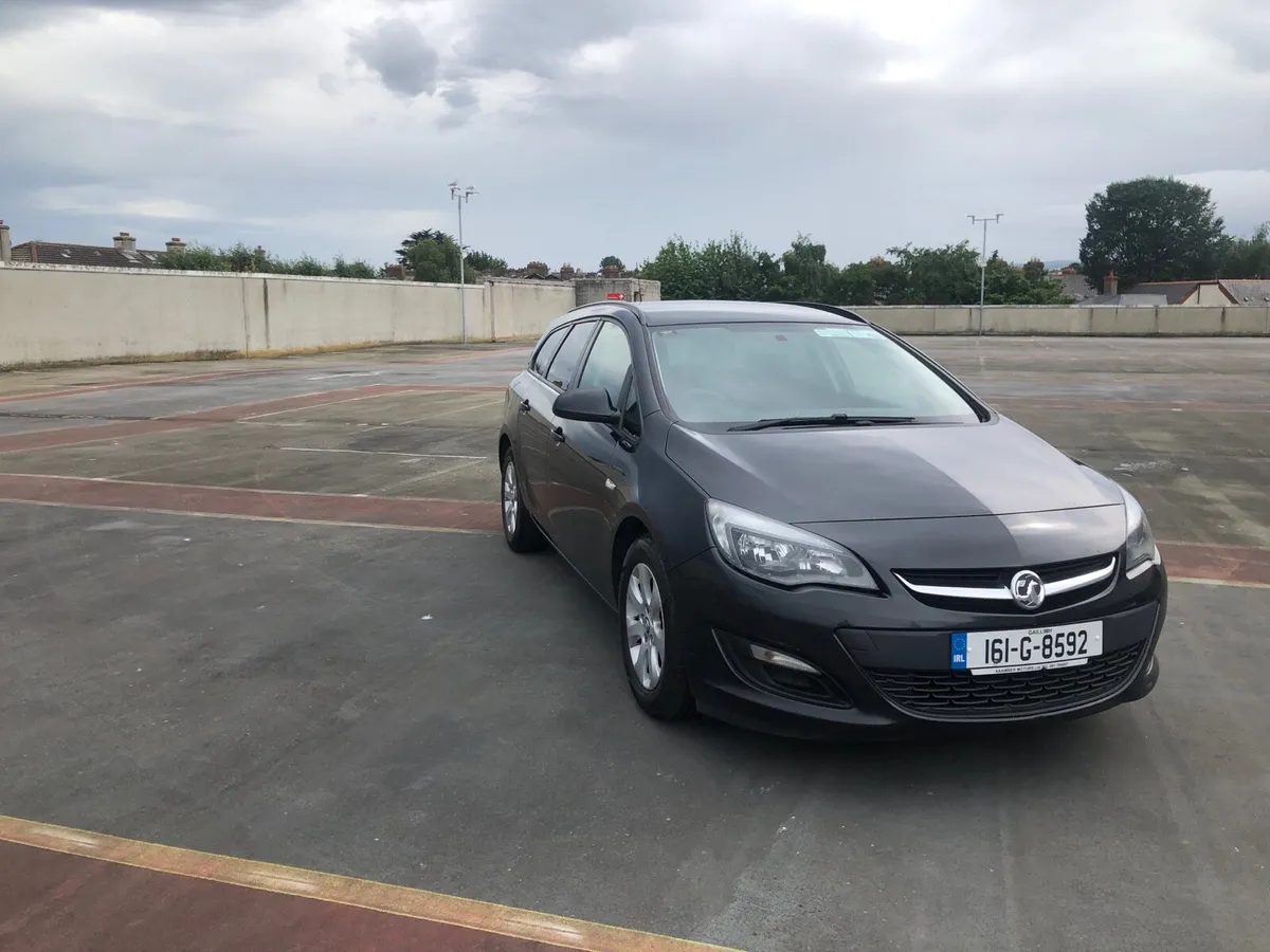 Vauxhall Astra Estate NCT 2027 (2 years) - Image 3