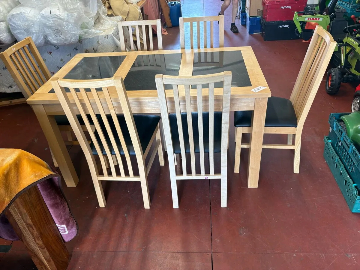 Table and 6 chairs - Image 2