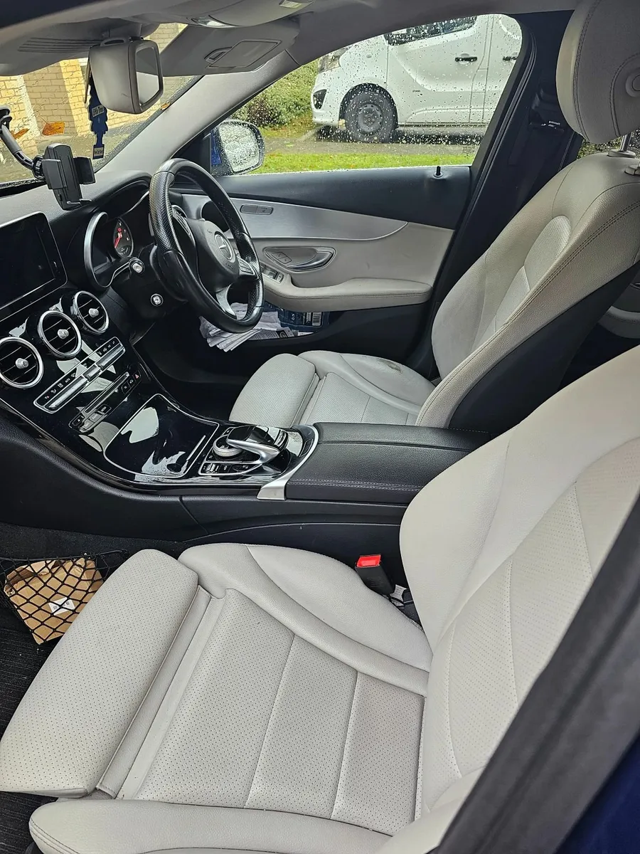 Mercedes-Benz C-Class 2016 - Image 2