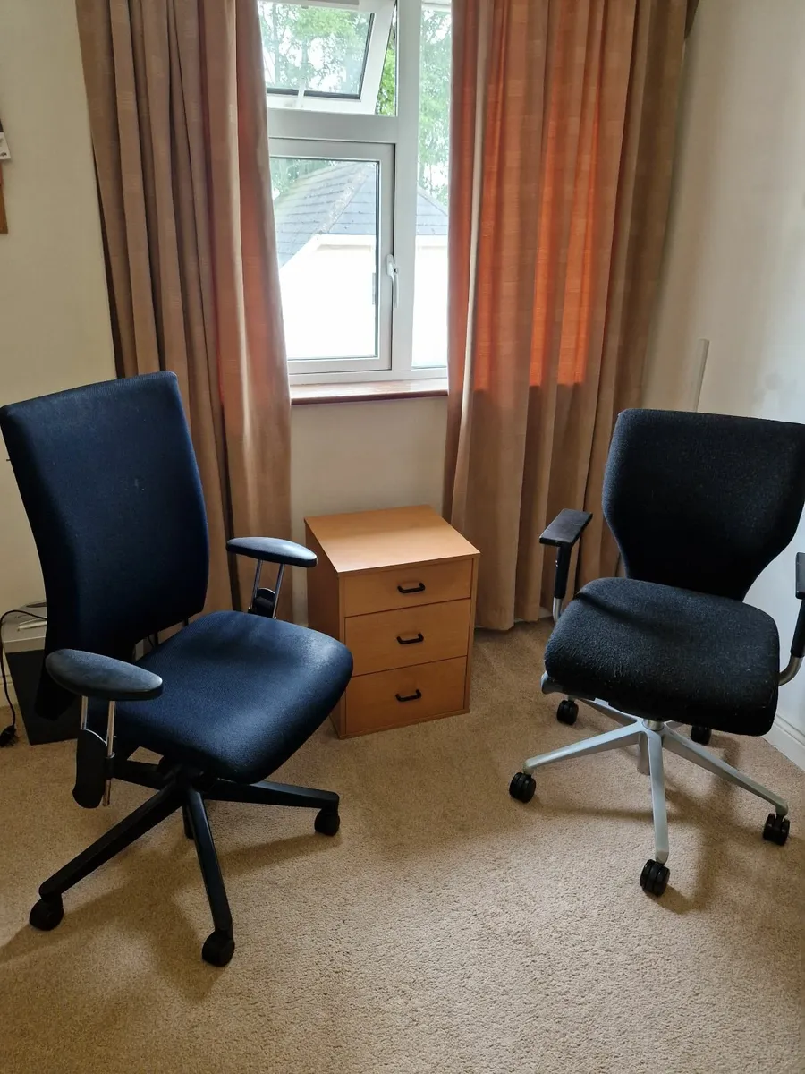 Office chairs - Image 1