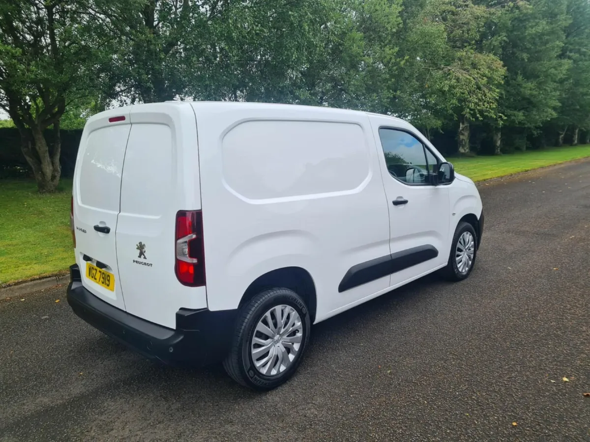 2022 Peugeot Partner 1.5 HDi BlueHDi Professional - Image 4