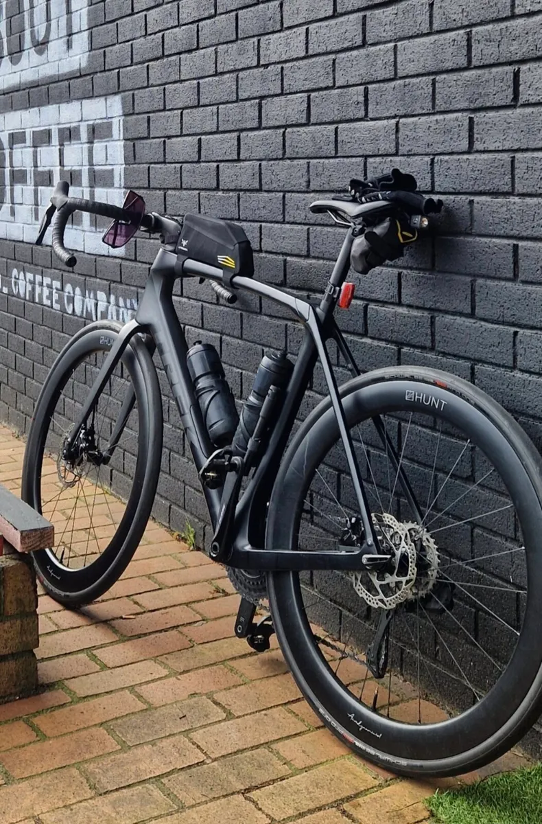 Trek Domane SL6 Di2 with Hunt Carbon wheelset - Image 4