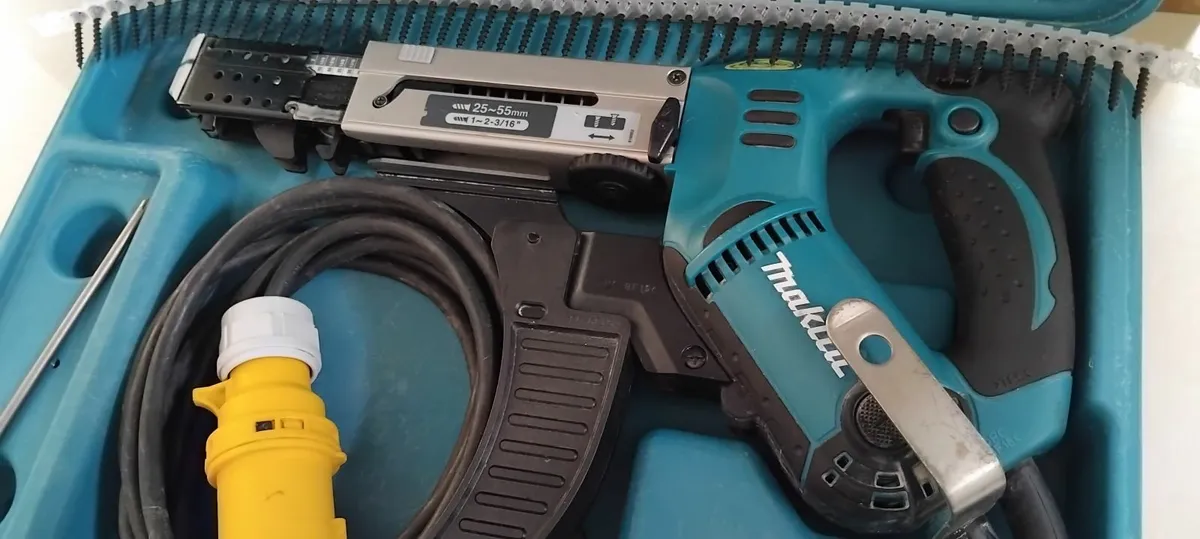 Makita 6843 Auto Feed 110v - Image 2
