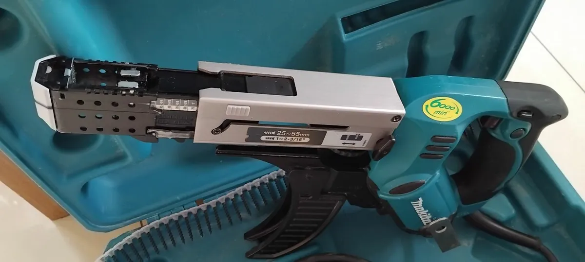 Makita 6843 Auto Feed 110v - Image 3