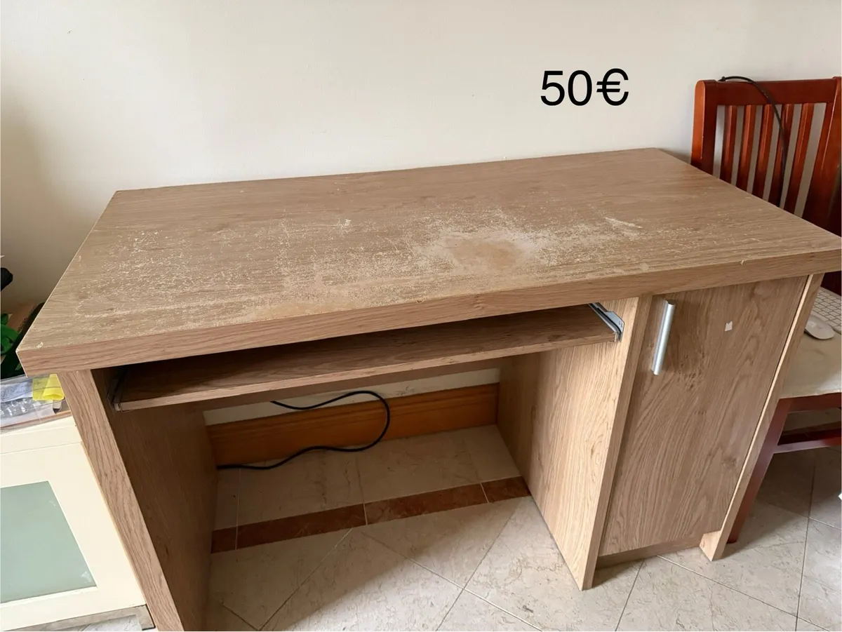 Sturdy desk - Image 1