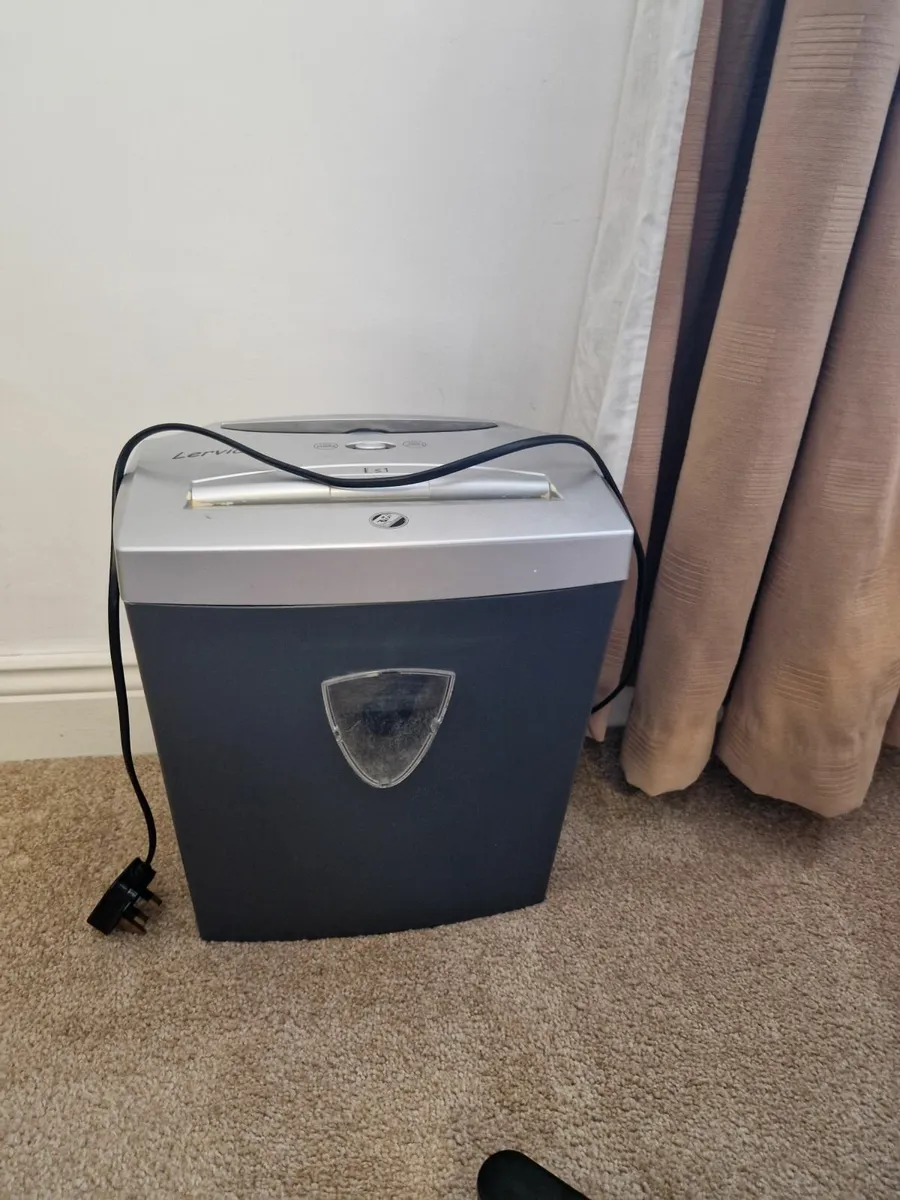 Electric paper shredder