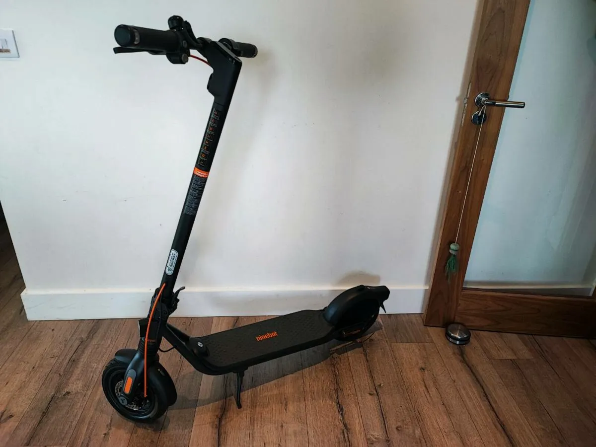 Ninebot F2 PRO E-Scooter - Image 3