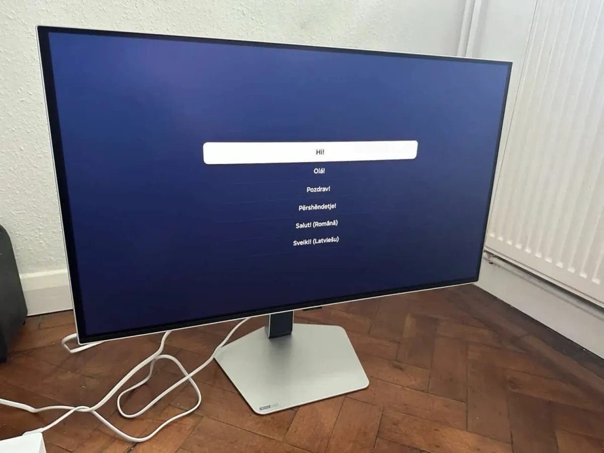 Samsung Odyssey OLED G8  32" 4K Gaming Monitor - Image 1