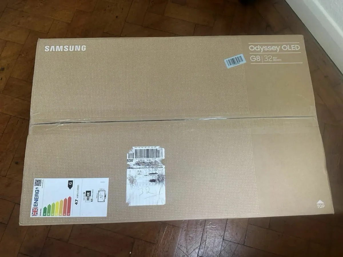 Samsung Odyssey OLED G8  32" 4K Gaming Monitor - Image 4