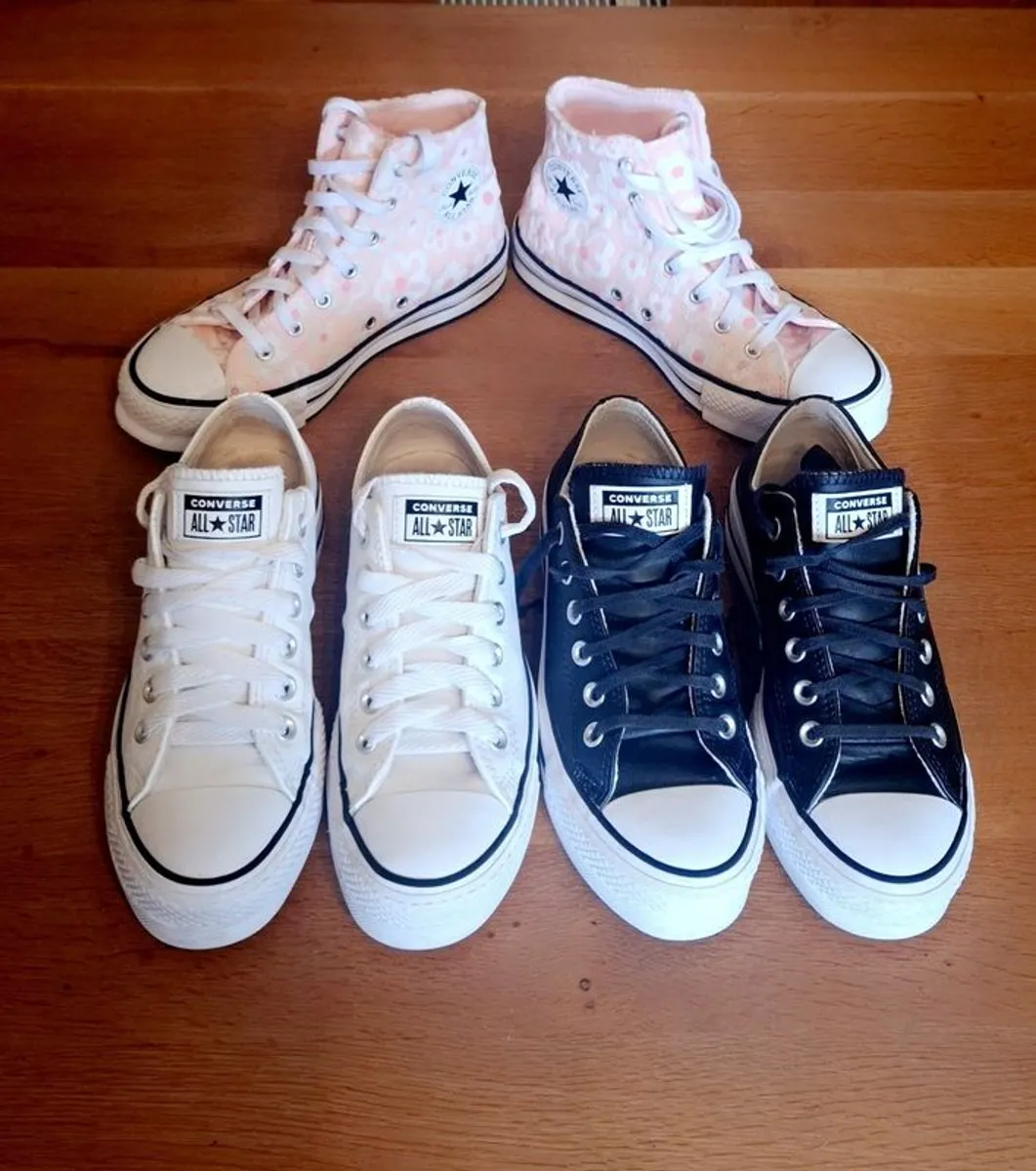 Converse Size 5 - Image 1