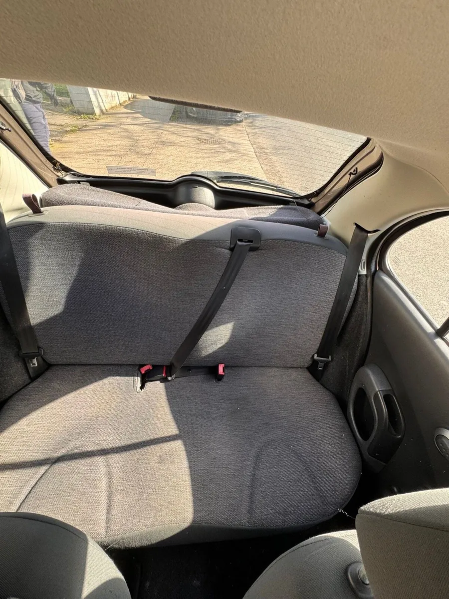 Micra 2006 - Image 2