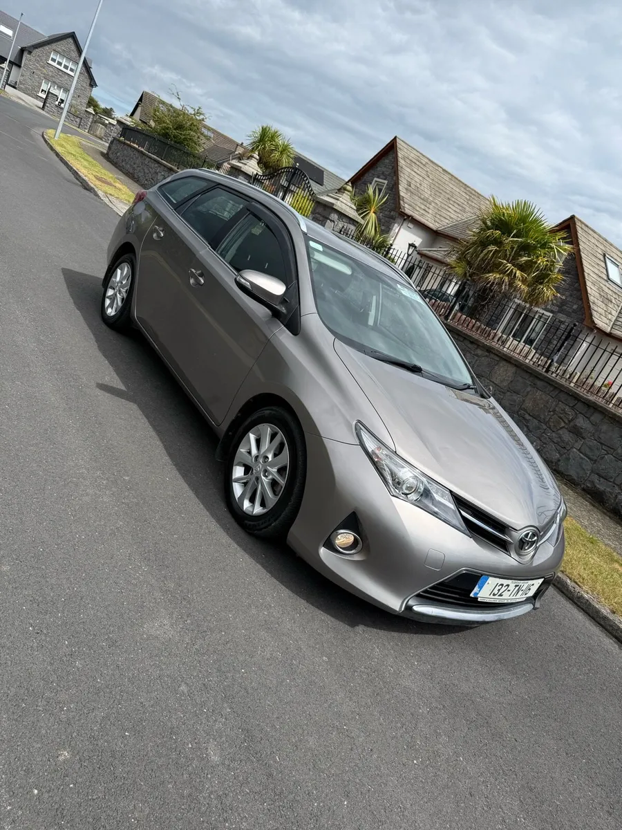 Toyota auris - Image 1