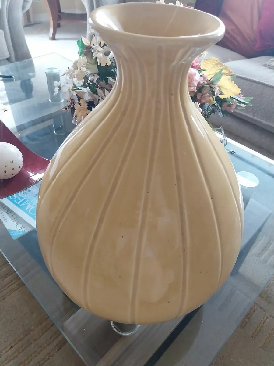 Vase - Image 2