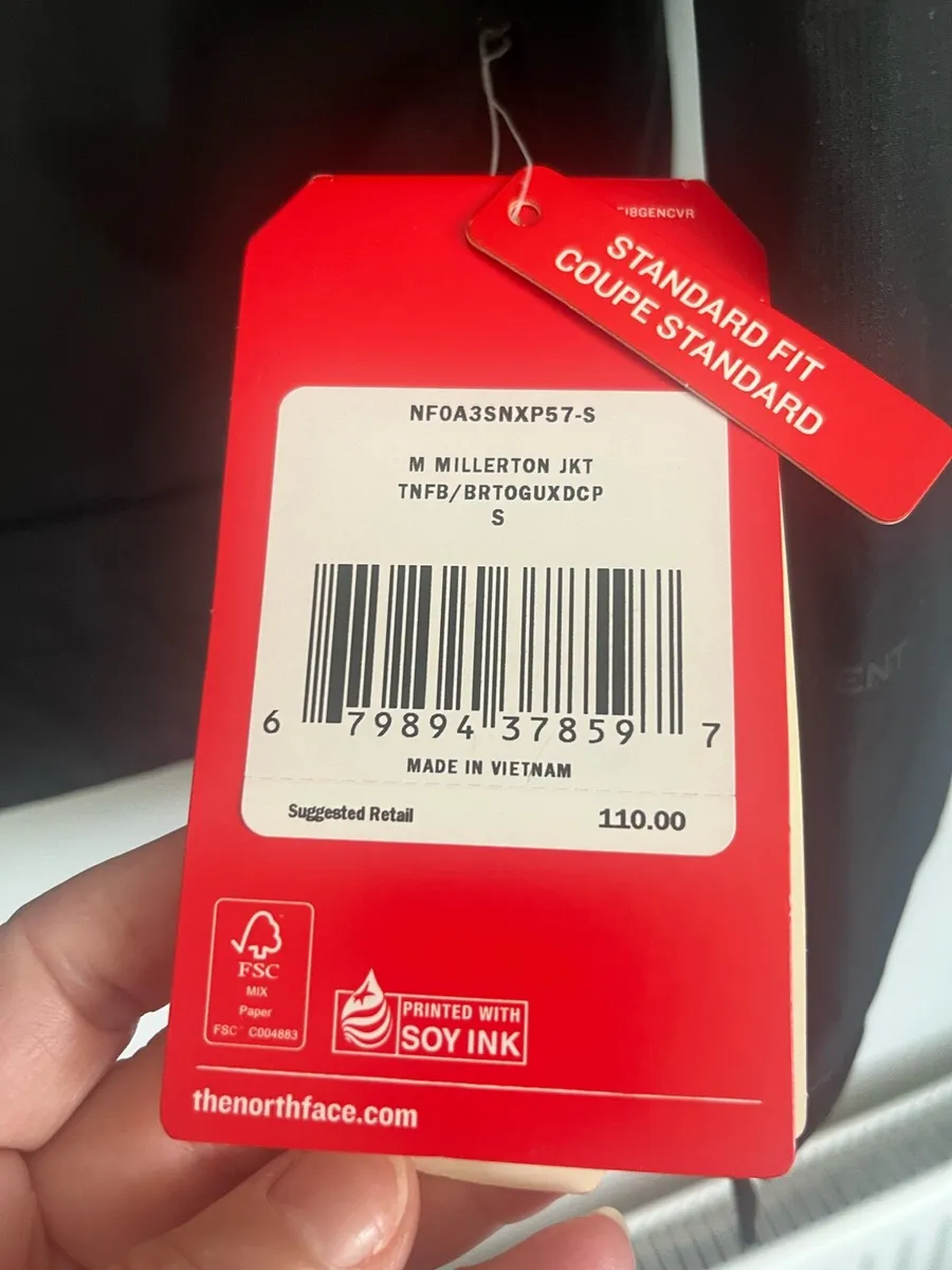 New North Face Jacket size small - Image 4