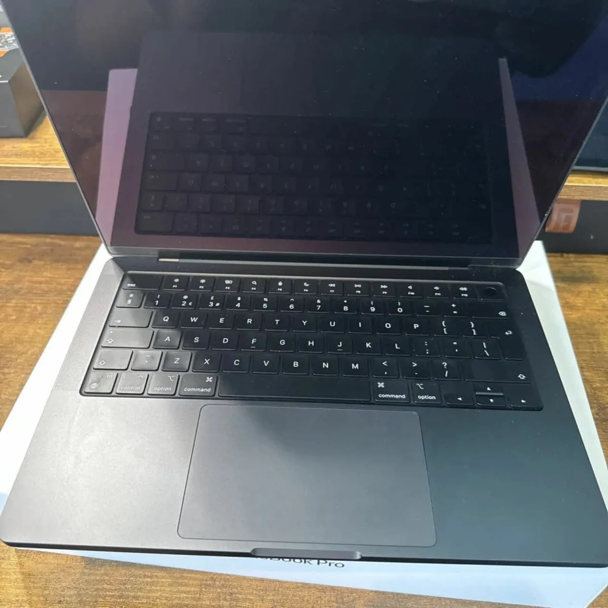 Macbook Pro 14" M4 10 core CPU 16GB RAM 512GB - Image 2