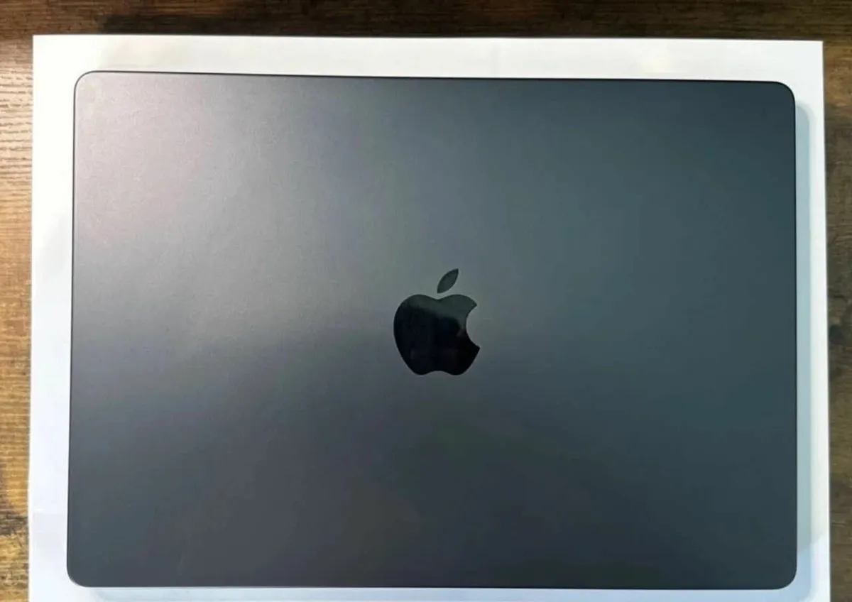 Macbook Pro 14" M4 10 core CPU 16GB RAM 512GB - Image 3