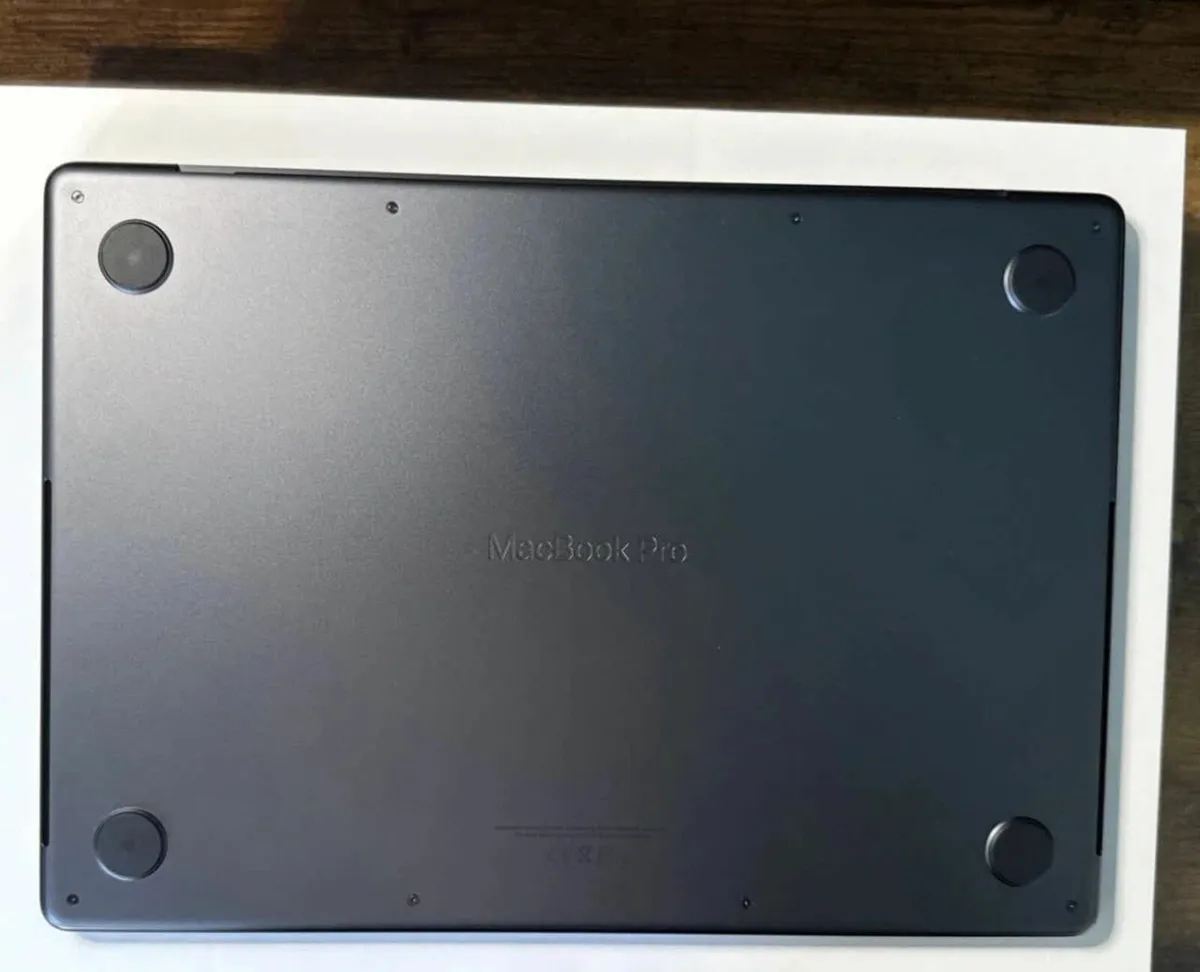 Macbook Pro 14" M4 10 core CPU 16GB RAM 512GB - Image 4