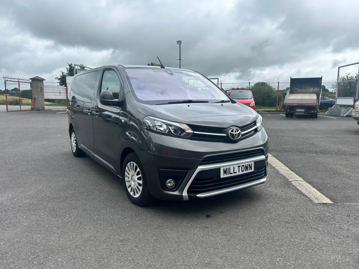 2020 Toyota Proace verso shuttle Crewcab 9 seater - Image 3