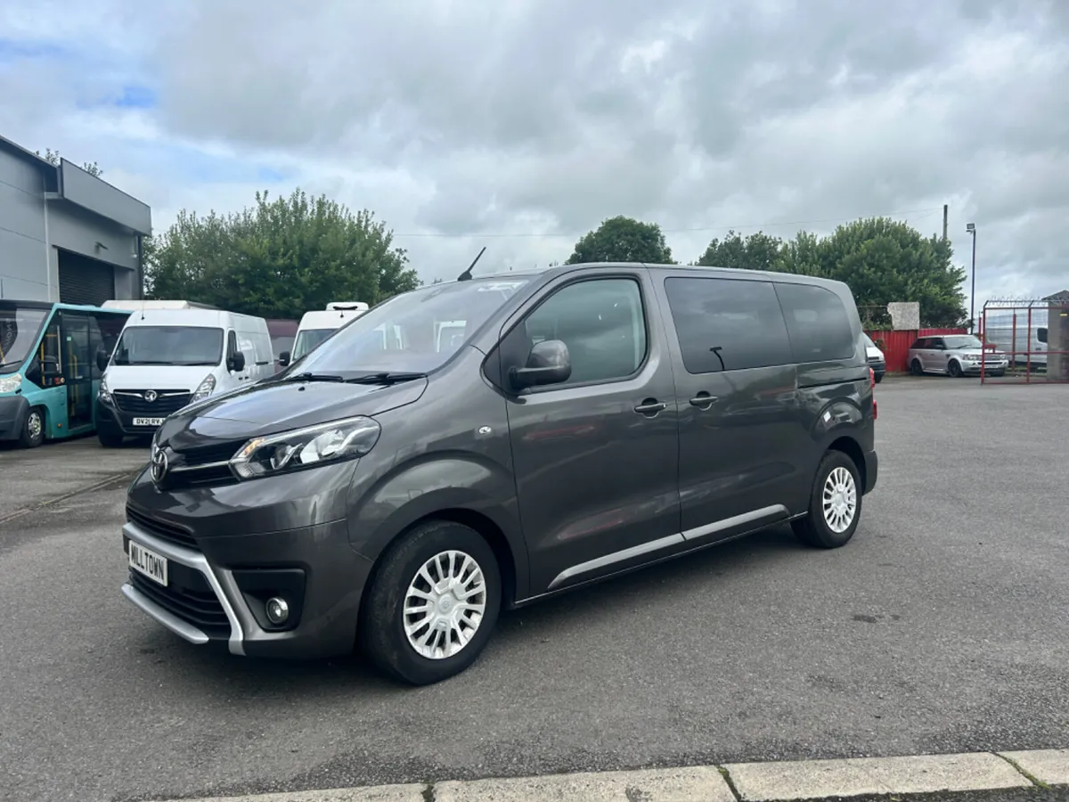 2020 Toyota Proace verso shuttle Crewcab 9 seater - Image 2