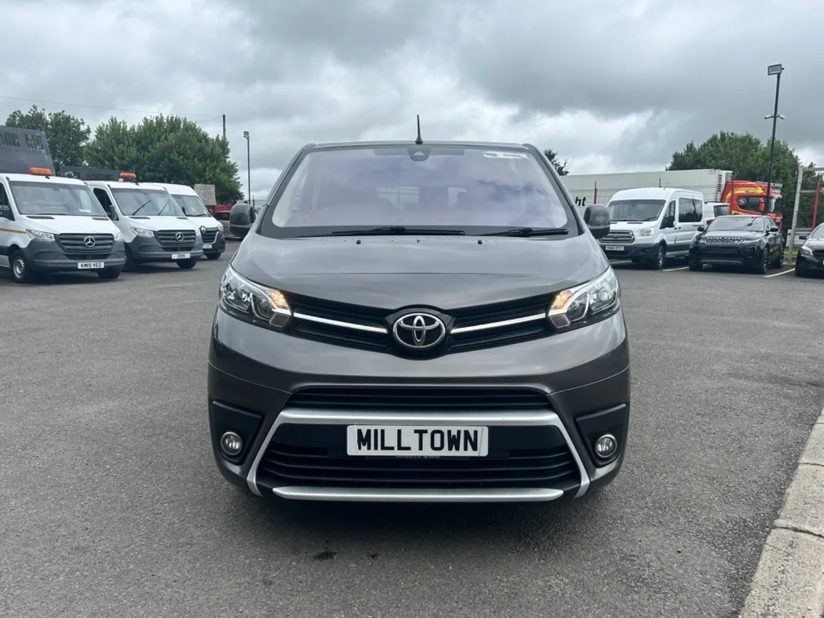 2020 Toyota Proace verso shuttle Crewcab 9 seater - Image 4