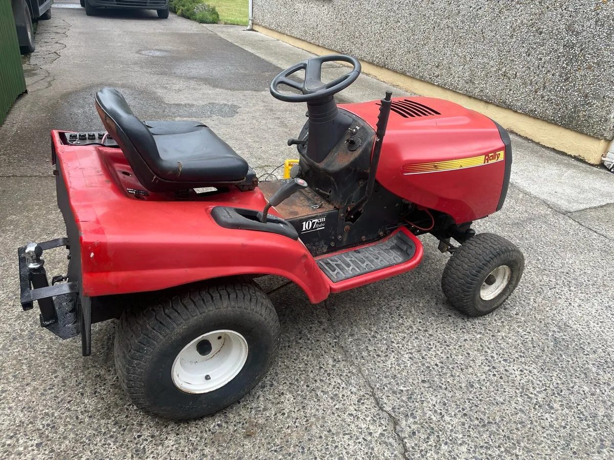 Ride On Tractor 18HP V Twin - Image 1