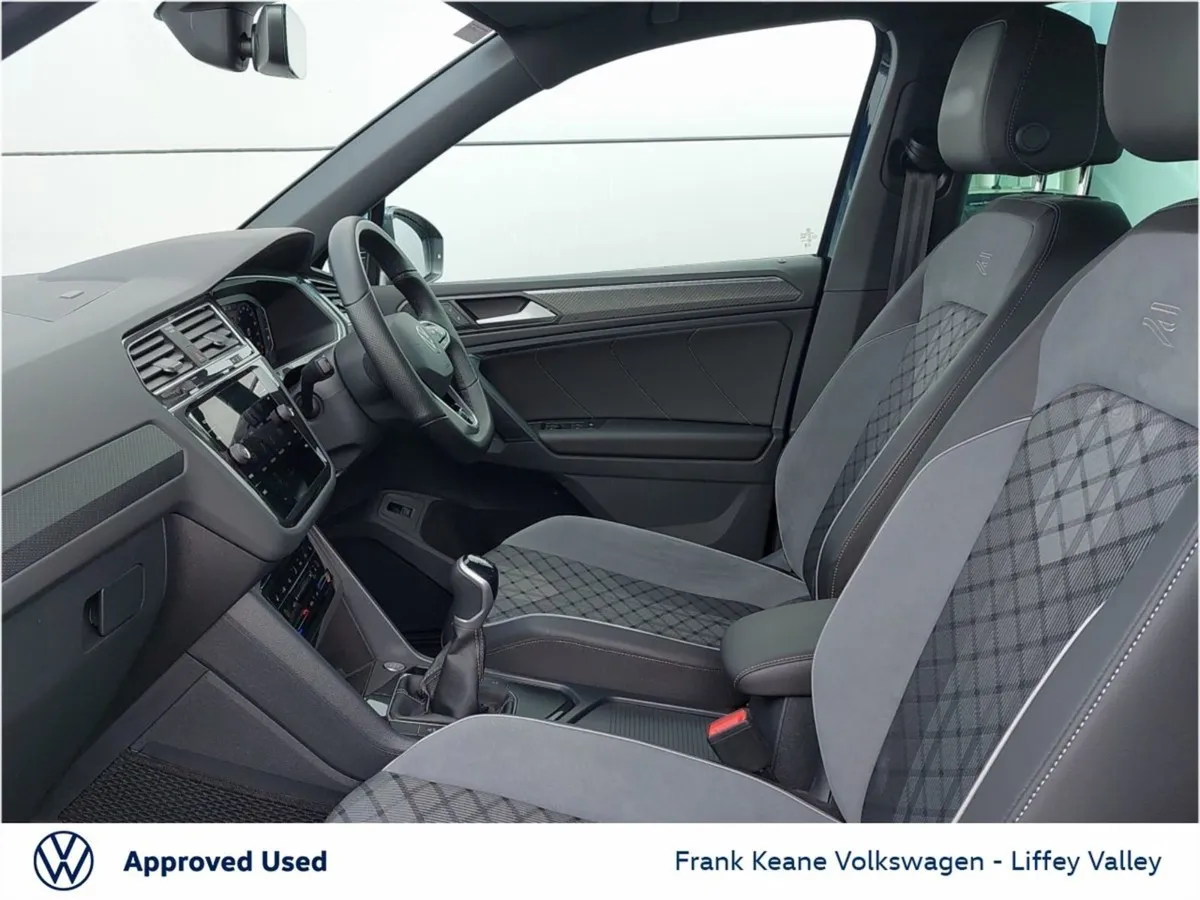 Volkswagen Tiguan R-line 2.0 TDI 150BHP  nightsha - Image 4