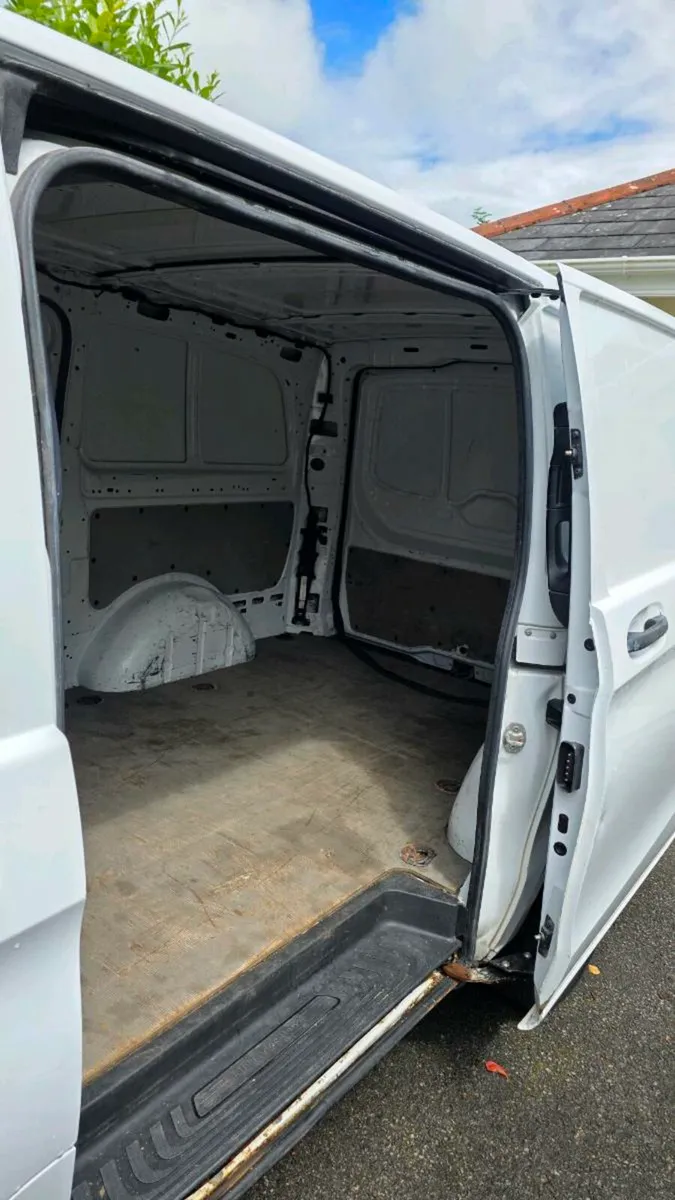 Mercedes Benz Vito 116 Automatic - Image 4