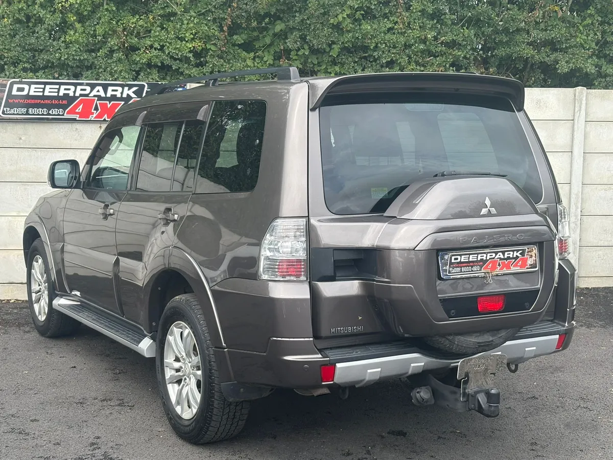 2015 Mitsubishi Pajero Shogun 3.2 DID CREWCAB - Image 4