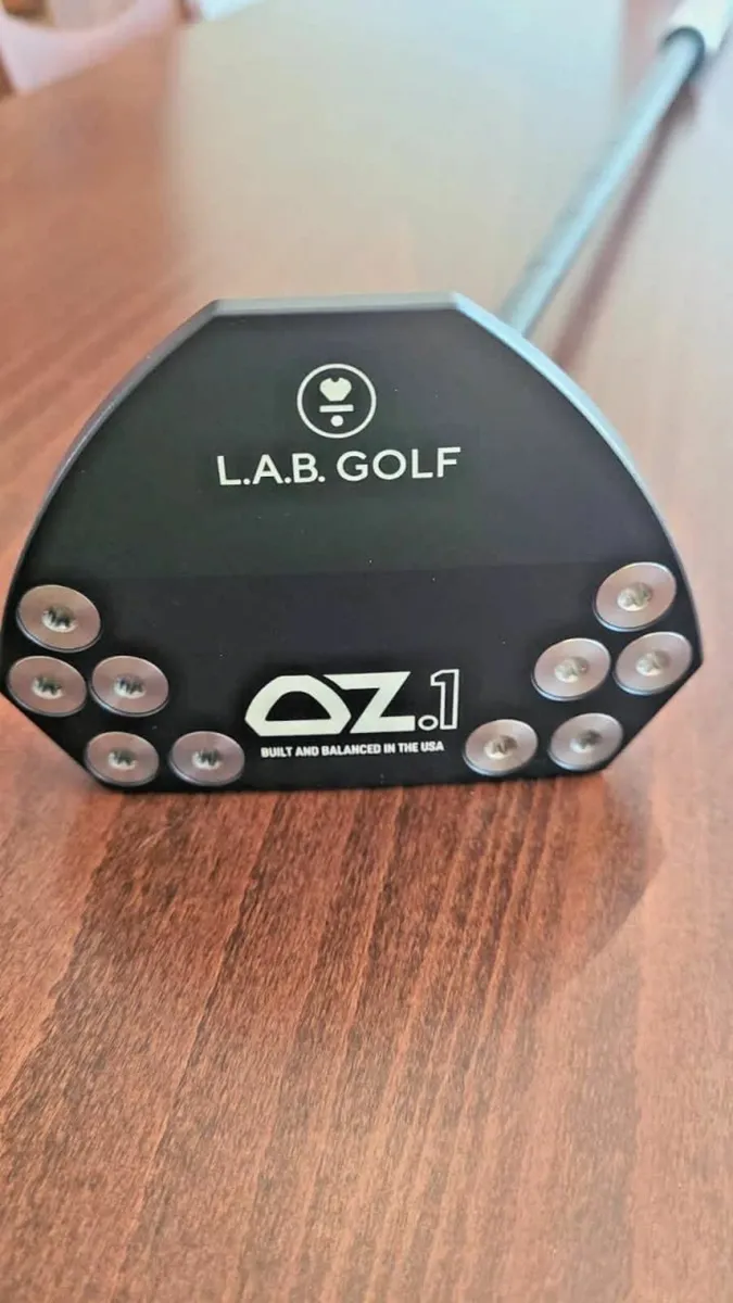 Lab OZ.1, Black Left Handed 33.1 inches putter - Image 1