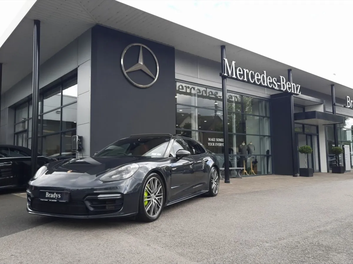 Porsche Panamera 4 E-hybrid Sport Turismo 10 - Image 1