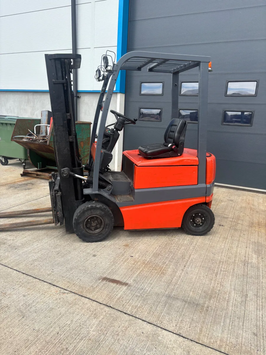Toyota FBMF 16 electric Forklift - Image 1