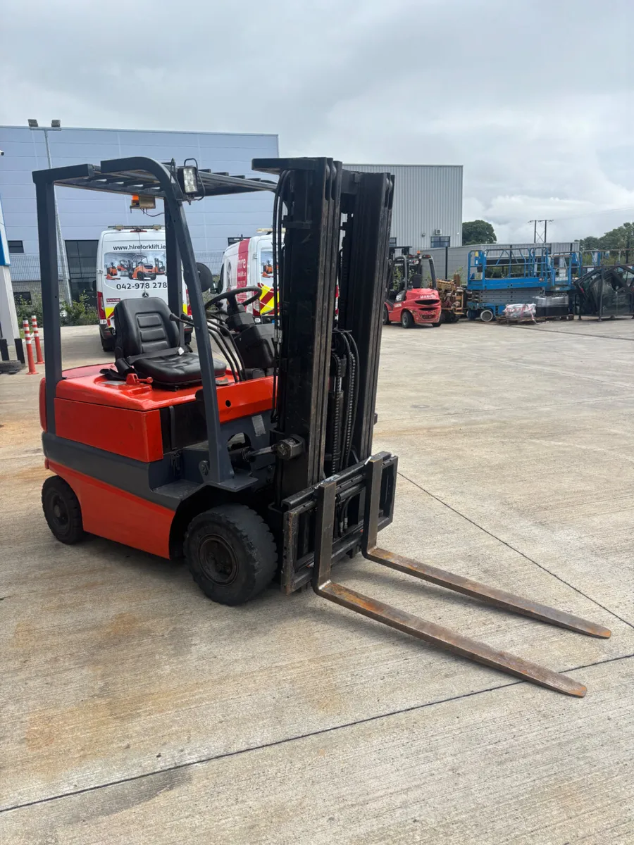 Toyota FBMF 16 electric Forklift - Image 2