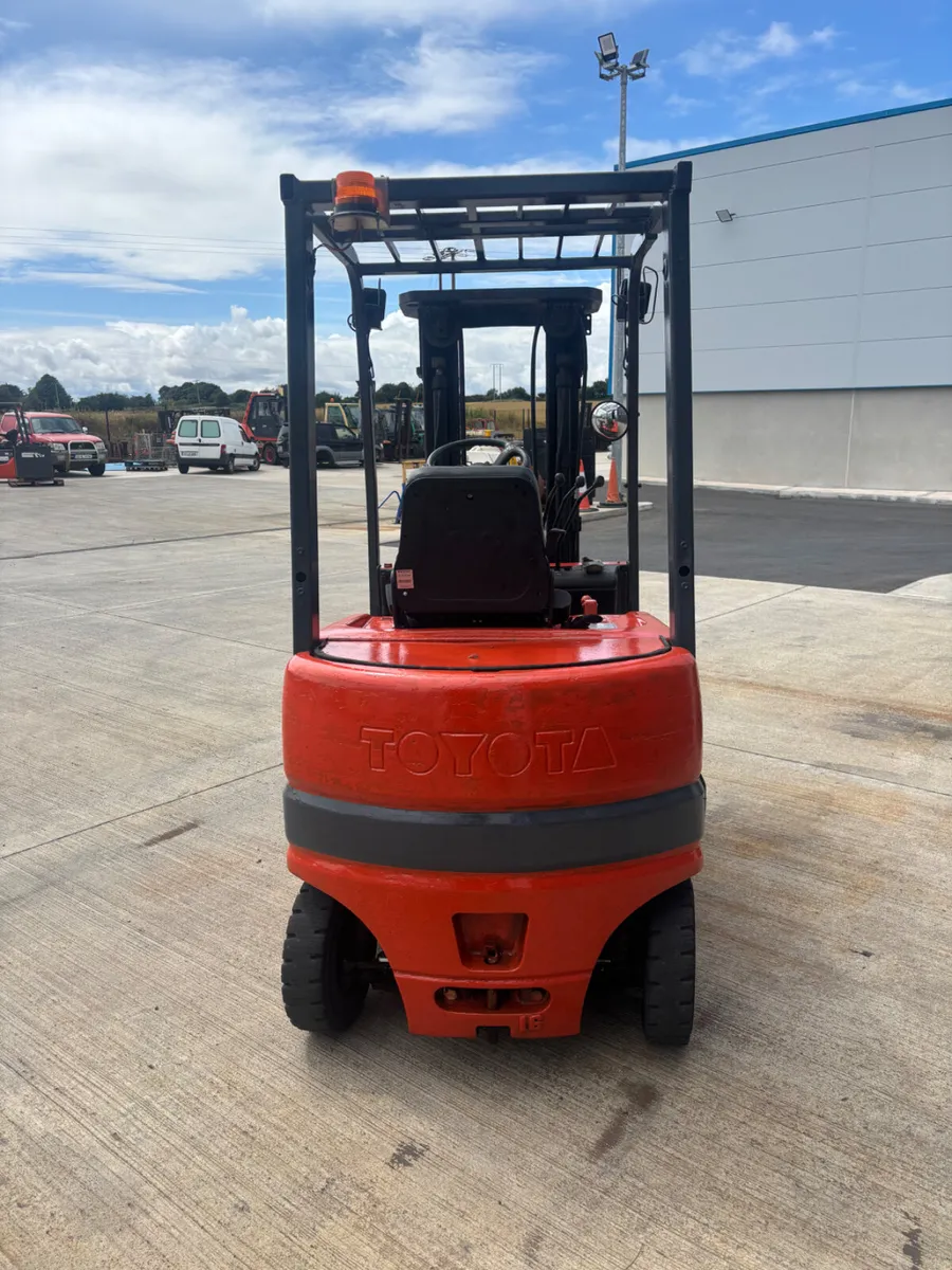 Toyota FBMF 16 electric Forklift - Image 3
