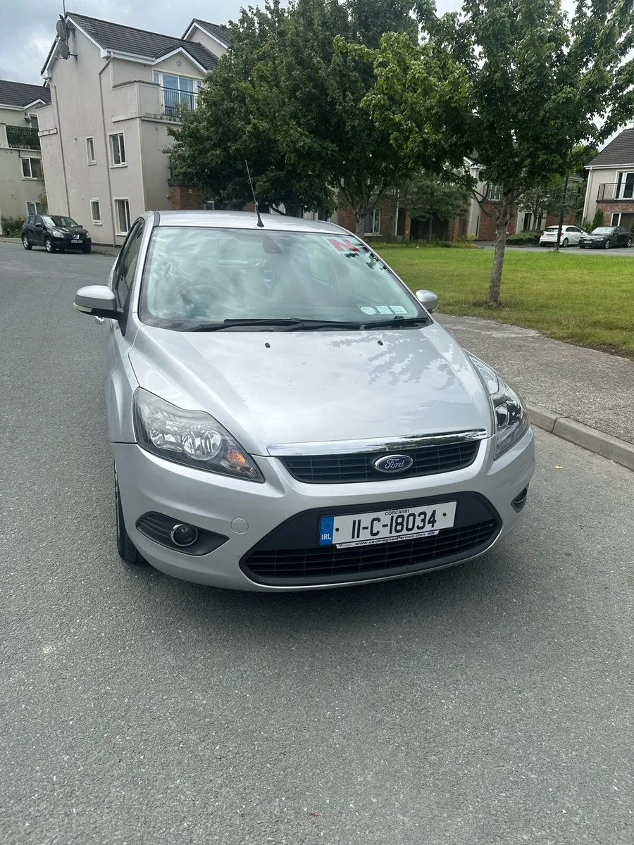2011 Ford Focus Titanium - Image 2
