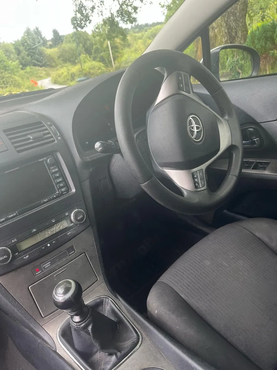 Toyota Avensis - Image 4