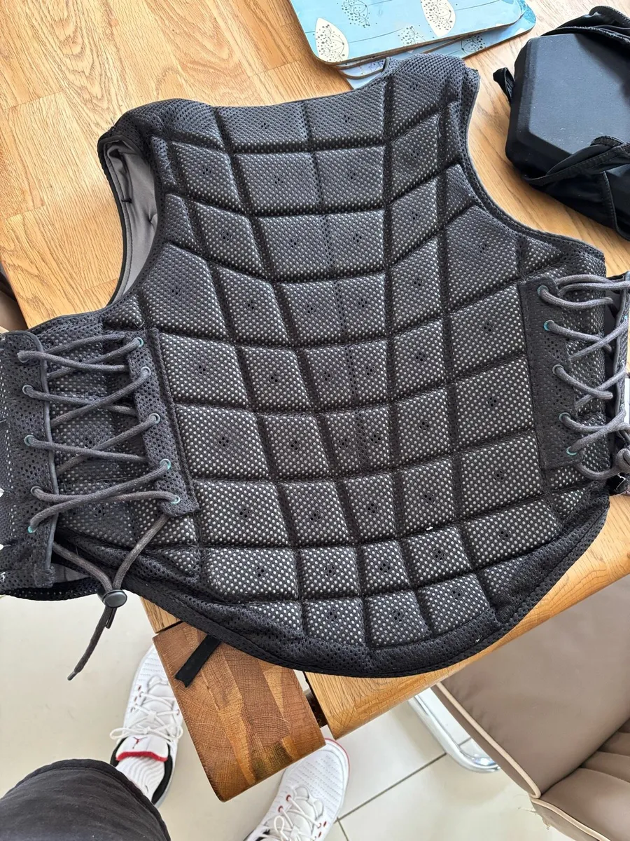 Youths back protector - Image 1