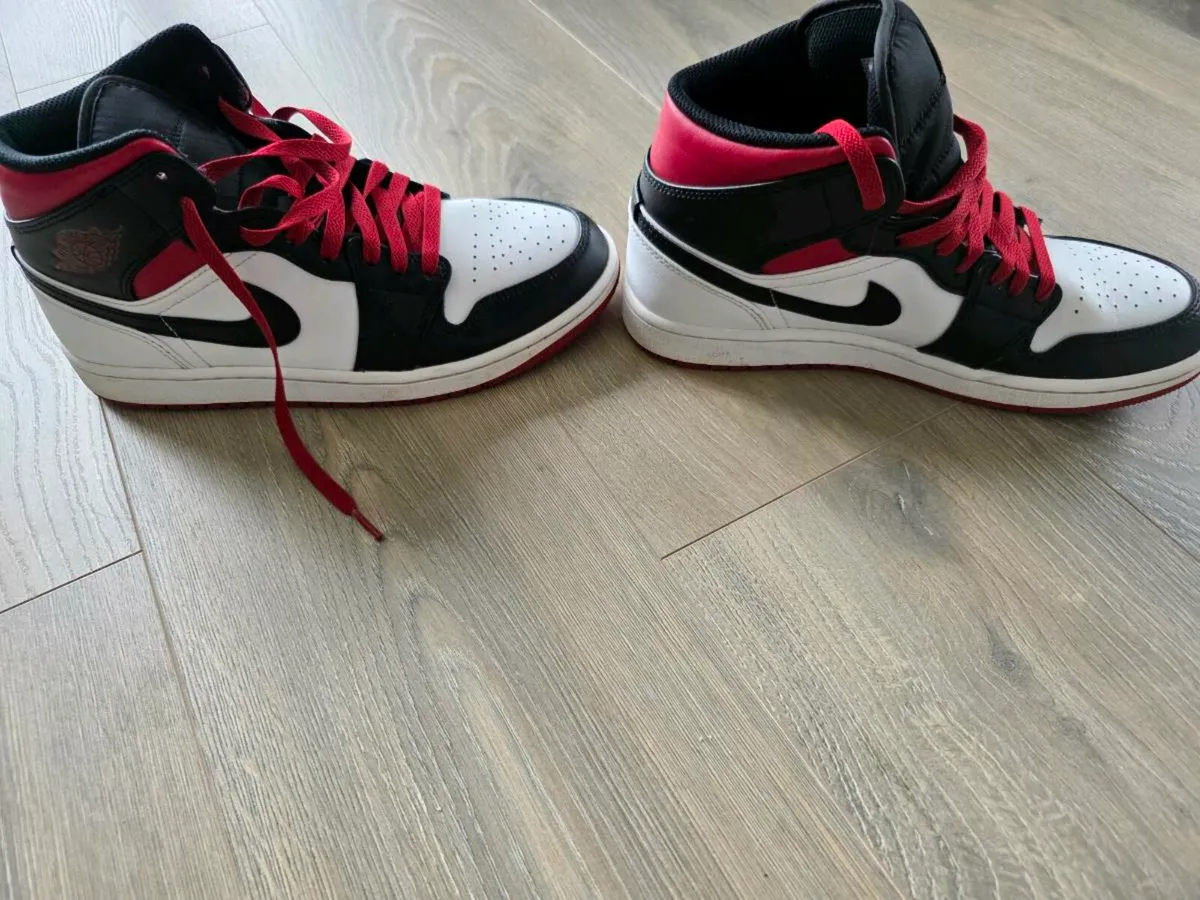 Air Jordan 1 high (not reps) like new. - Image 3