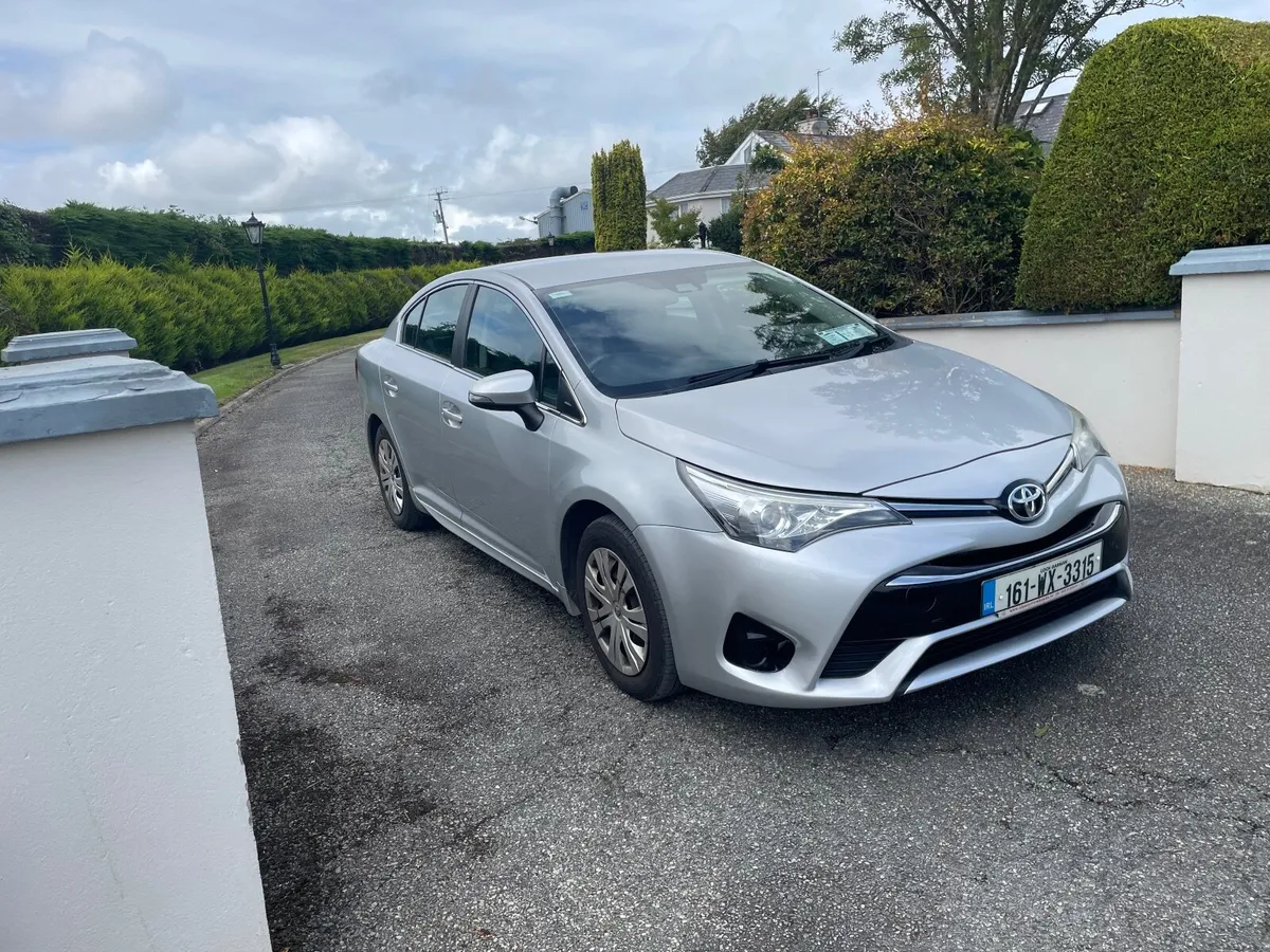 161 Toyota Avensis  1.6 d4d - Image 2