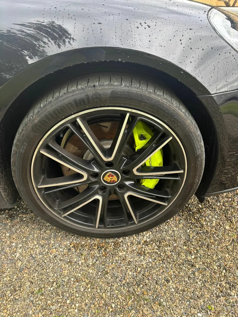 Porsche Panamera 2024 4 E-hybrid 463hp auto - Image 2