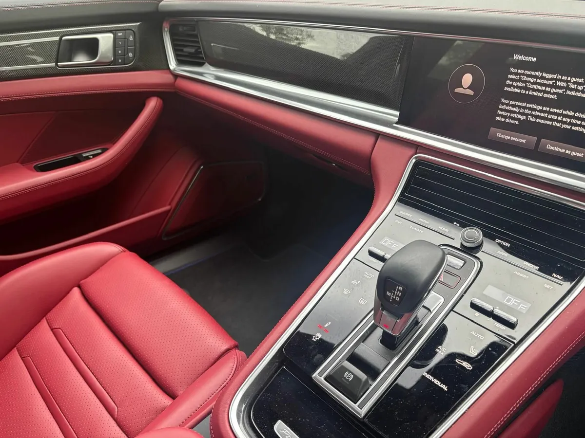 Porsche Panamera 2024 4 E-hybrid 463hp auto - Image 3