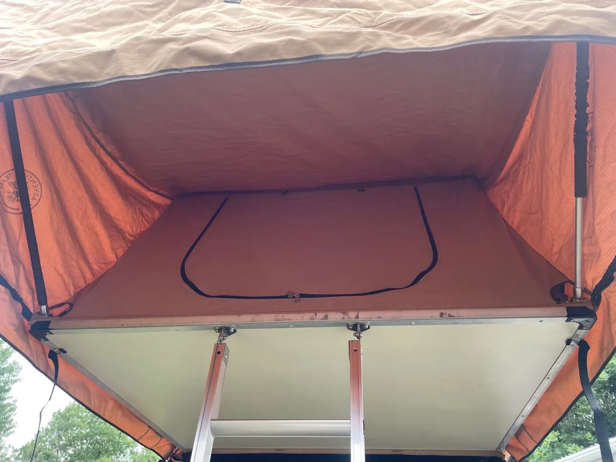 Rooftop tent - Image 4