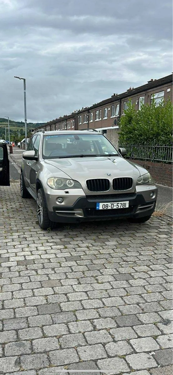 Bmw X5 Crew Cab €3,000